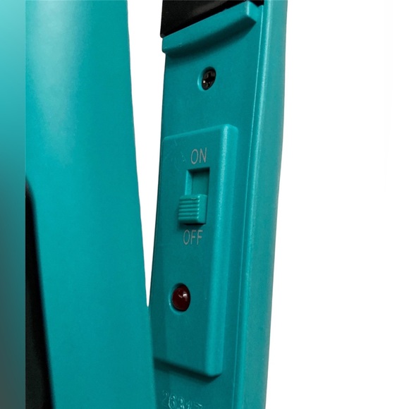 Remington Flat Iron Straightener - Picture 9 of 10